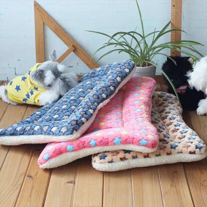 Practical Thickened Fleece Pet Bed Mat – Washable Warm Blanket for Dogs Cats Recyclable