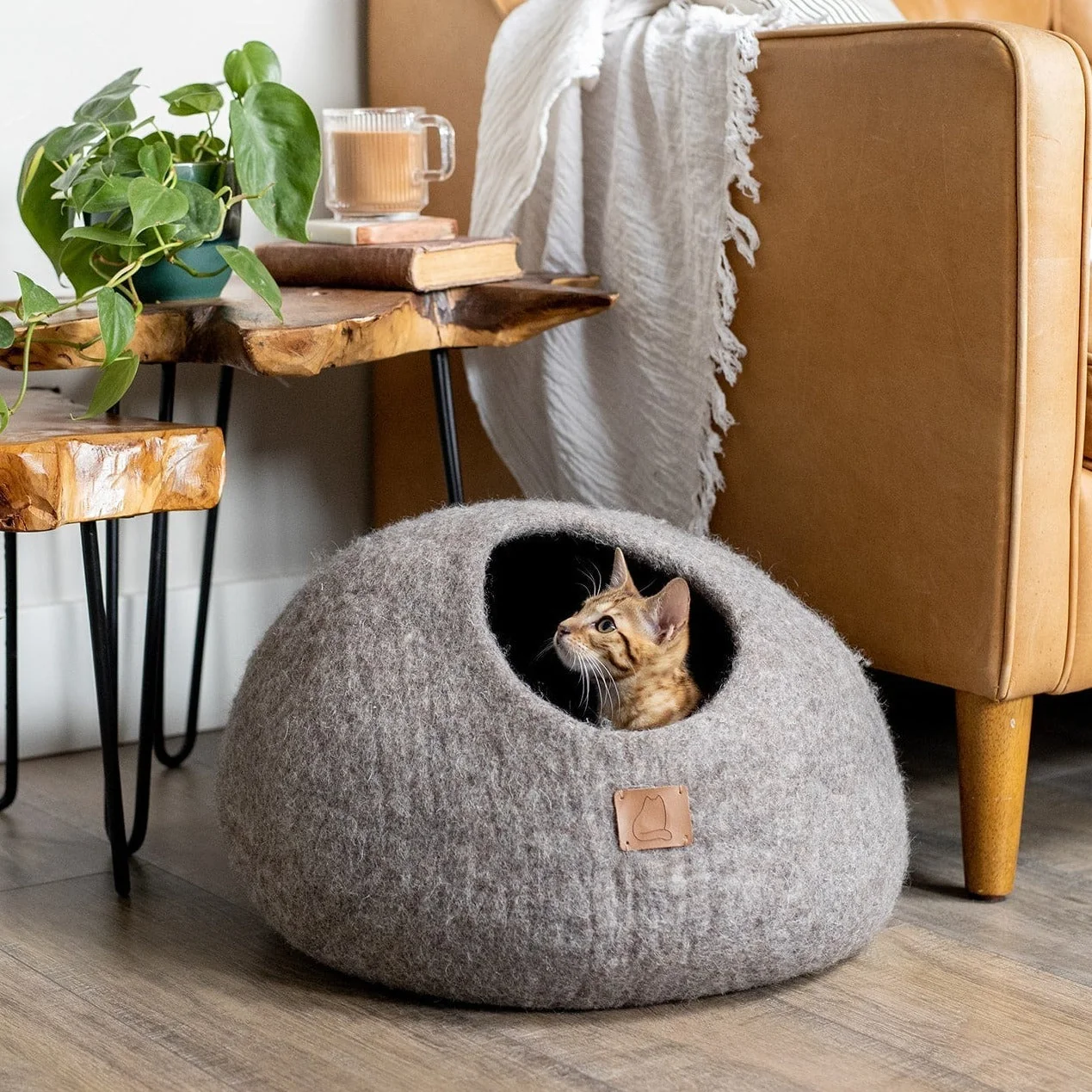 Top-Quality Earth Brown Round Style Cave Unique