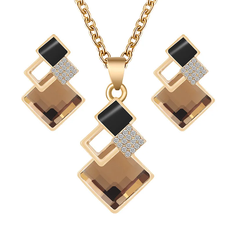 Contemporary Women's Fashion Elegant Crystal Bridal Necklace and Earrings Set Proven