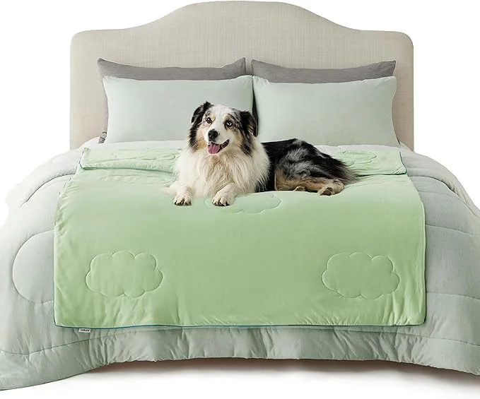 Eco-Friendly LE SURE Premium Cooling Blankets for Extra Large Dogs - Washable Dog Cooling Throw Blanket with Q-MAX 0.4，Durable Self Cooling Pet Mat for Cat Cooling Summer Blanket for Hot Weather Green 50x60About ThisOverview Outstanding
