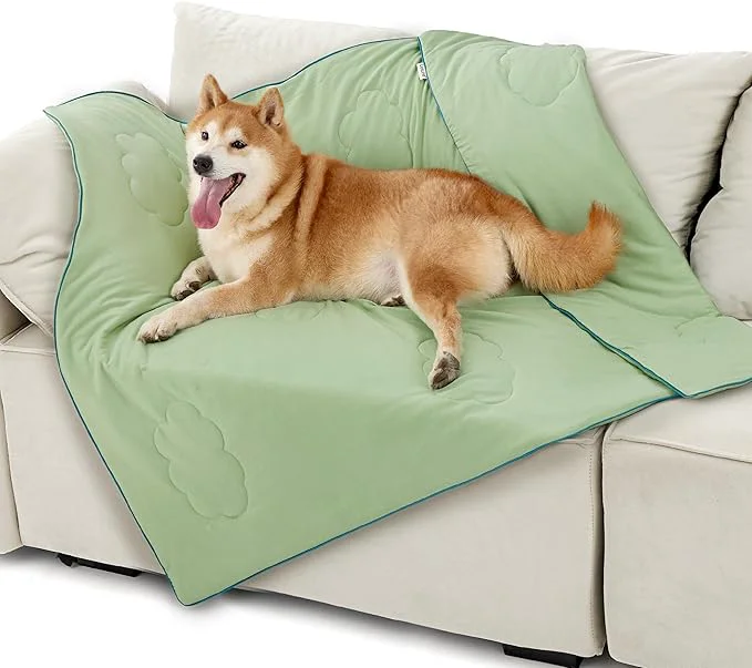 Traditional LE SURE Premium Cooling Blankets for Large Dogs - Washable Dog Cooling Throw Blanket with Q-MAX 0.4，Durable Self Cooling Pet Mat for Cat Soft Cooling Summer Blanket for Hot Weather Green 40x50About ThisOverview