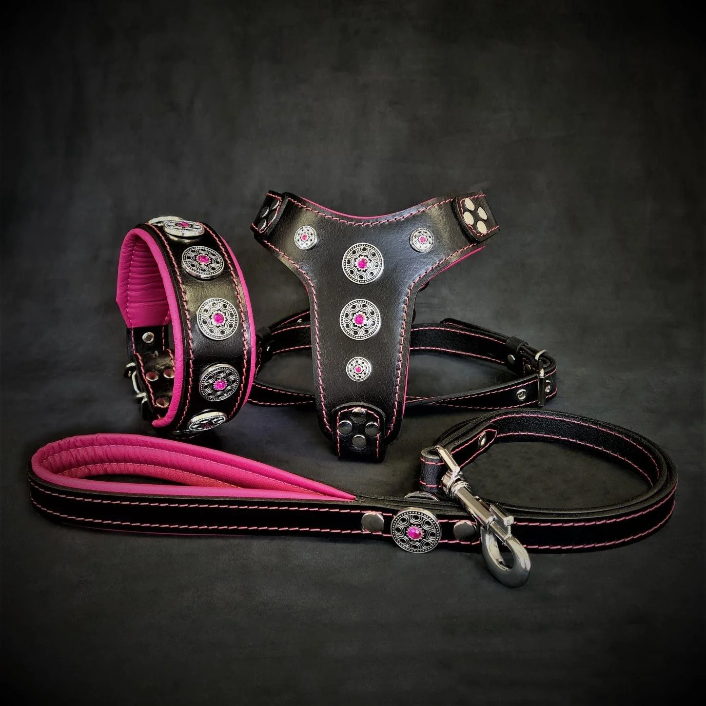 Premium Material The ''Bijou'' SET - Collar Harness Leash. Pink Enhanced