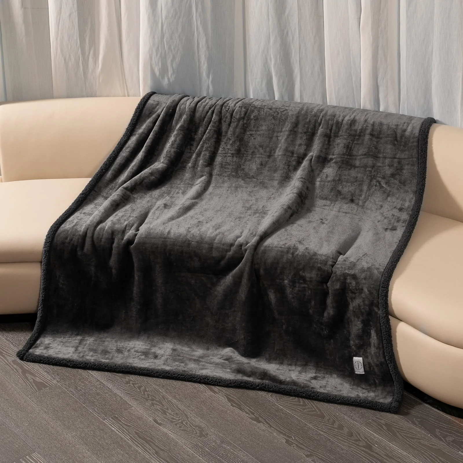 Reusable Maidewow Waterproof Dog Blanket XL 85x57in – Reversible Leakproof Washable Optimized