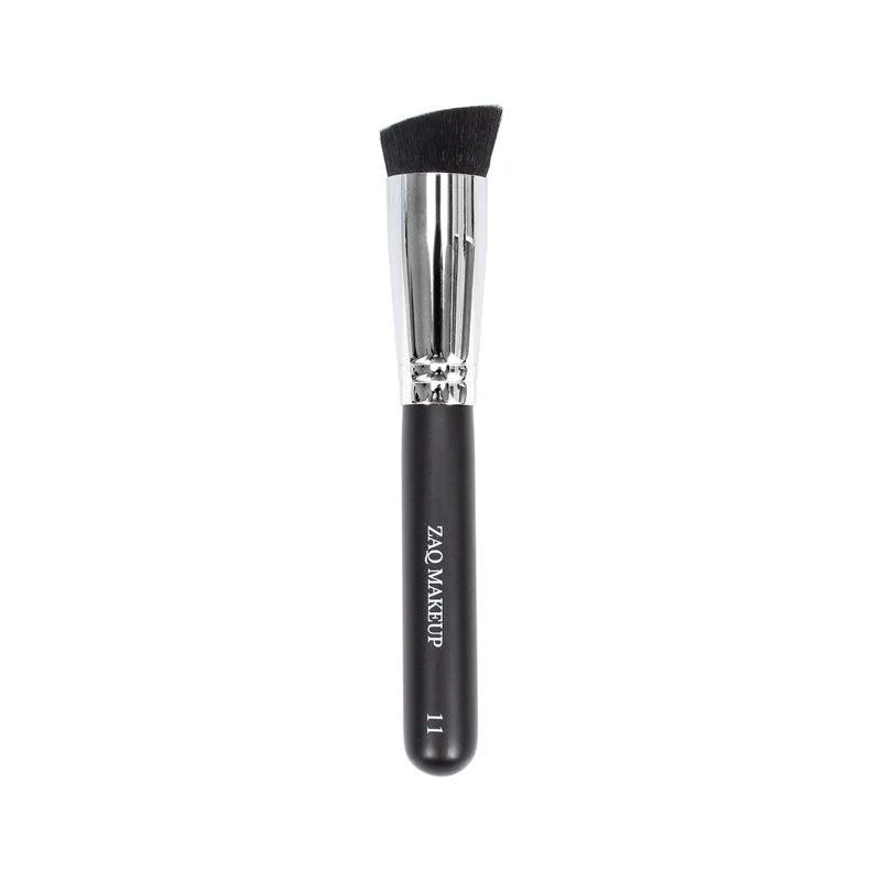Soft ANGLED FOUNDATION BRUSH Lightweight