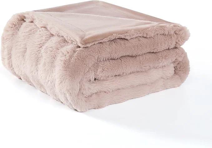 Consistent Modern Threads Water-Resistant Faux Rabbit Fur Pet Blanket Breathable