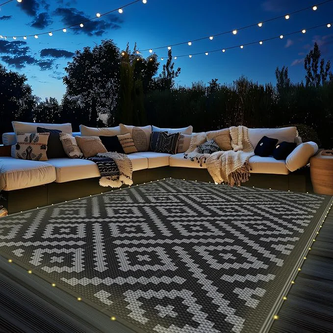 World-Class GENIMO Outdoor Rug with LED Strip Lights Reversible Plastic Straw Rugs Lightweight