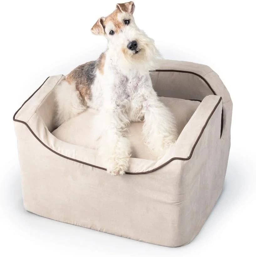 Sustainable Snoozer Medium Luxury Lookout Car Seat. A calm considered pick for modern pet homes. Original
